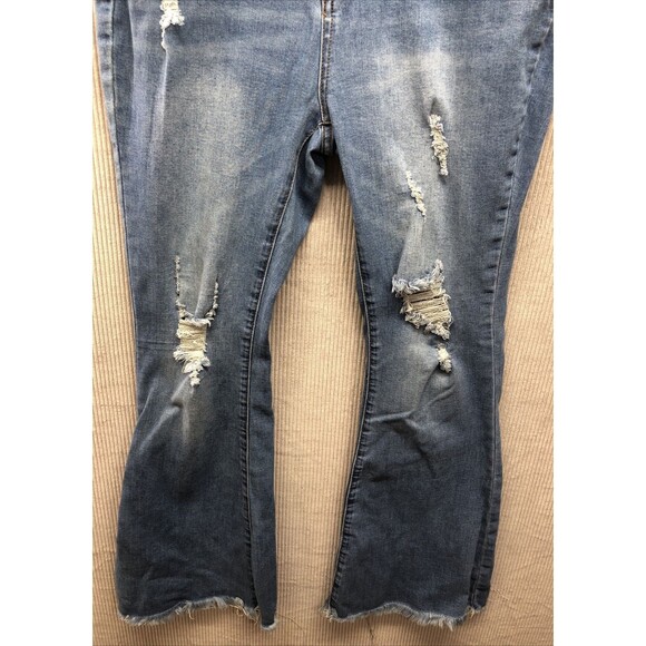 S.O.N.G Fit N Flare Junior Denim Jeans 13/31 Factory Destroyed Distressed - Picture 2 of 15